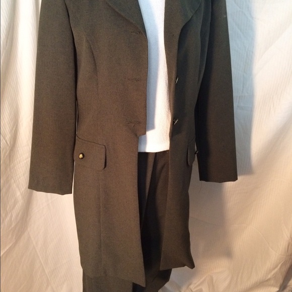 Three Piece Dress And Pant Suite . - Picture 3 of 4