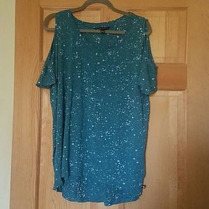 Rock and Republic cold shoulder tshirt