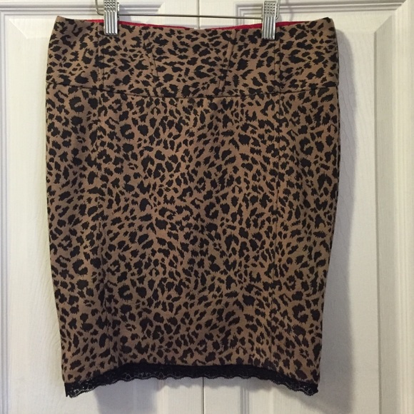 ❤️HP❤️ CHARLOTTE RUSSE | leopard lace trim skirt