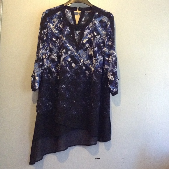 Woman's plus size shirt size 18/20