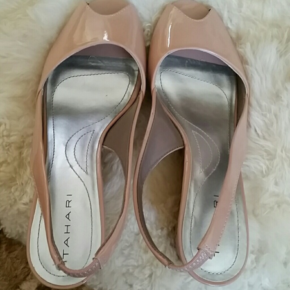 Size 8.5 med sling back, blush 2 3/4 inch sandals
