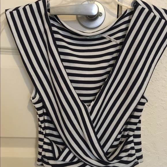 Navy and white striped crop from Urban Outfitters - Picture 1 of 2