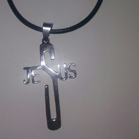 Braided necklace with Jesus metal emblem - Picture 1 of 2