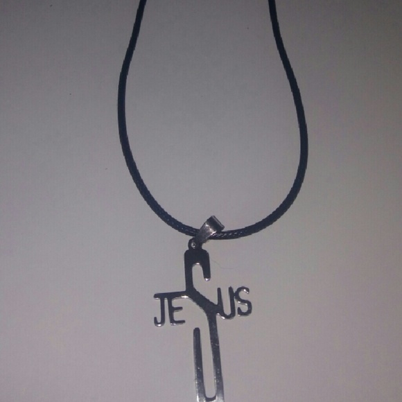 Braided necklace with Jesus metal emblem - Picture 2 of 2