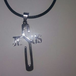 Braided necklace with Jesus metal emblem