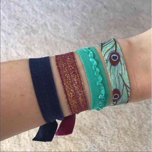 4 Elastic Hairbands