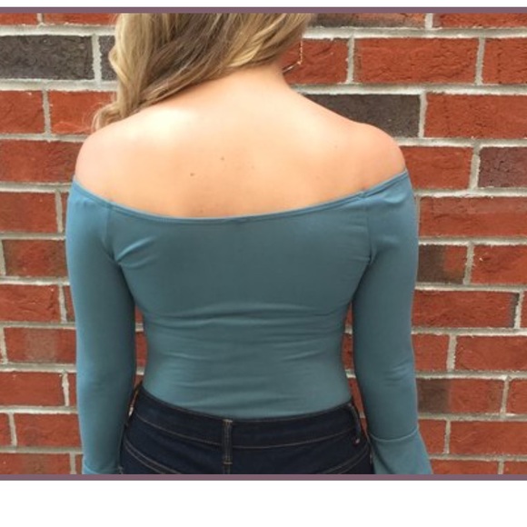 Flared sleeve bodysuit - Picture 3 of 3