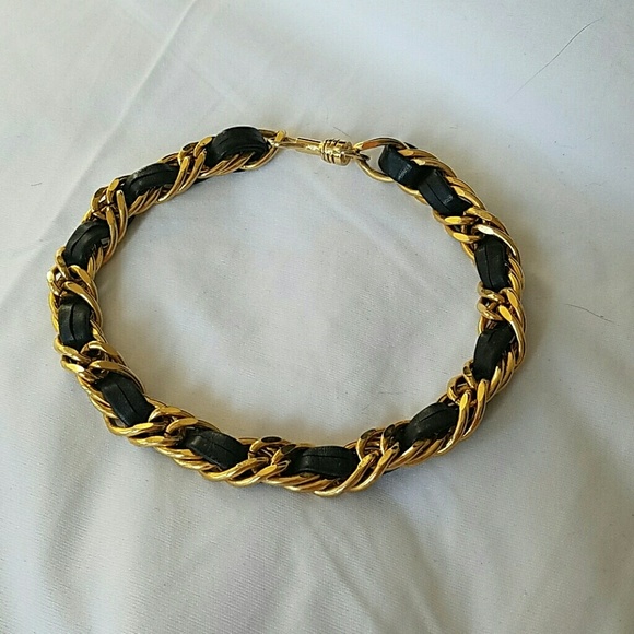 Vintage choker