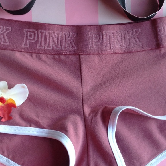 PRICE FIRM ✔️ VS/S Pink 🛍 boyshort - Picture 2 of 3