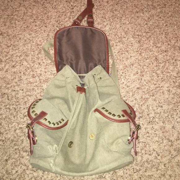 🍁STYLISH BACKPACK🍁 - Picture 3 of 3