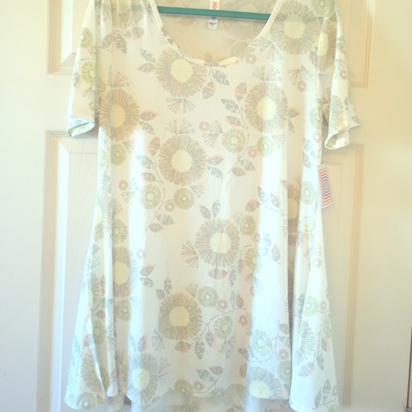 NWT LuLaRoe Perfect T!