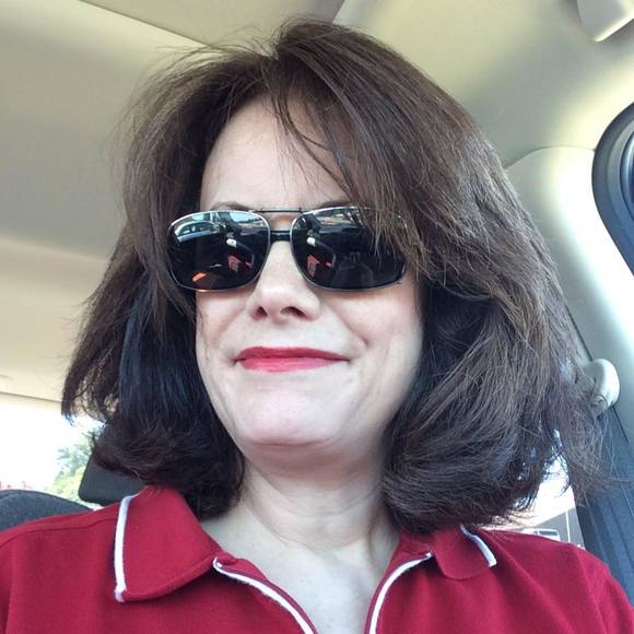 Meet your Posher, Sandra - Picture 1 of 1