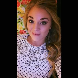 Meet your Posher, Lo