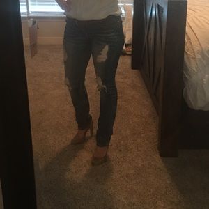 Distressed Skinny Machine Jeans