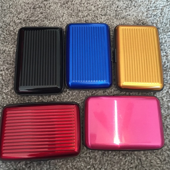 5/$20 bundle item!Magnetic protection wallet Npid - Picture 3 of 3