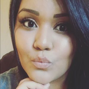 Meet your Posher, Clarissa