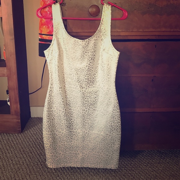 Dress worn once! In perfect condition