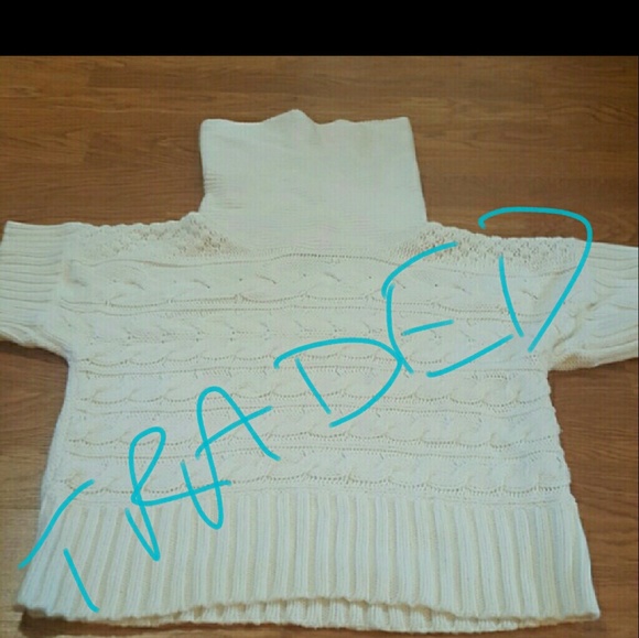 Short sleeve white sweater size medium - Picture 1 of 3