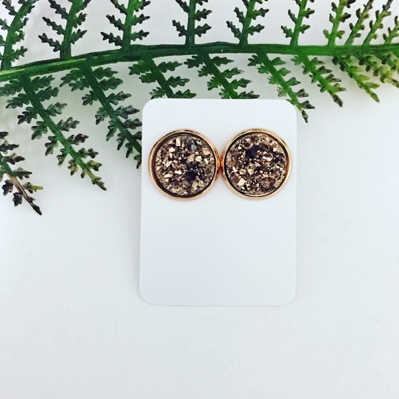 ❗one left❗Rose Gold Druzy Earrings - Picture 2 of 2