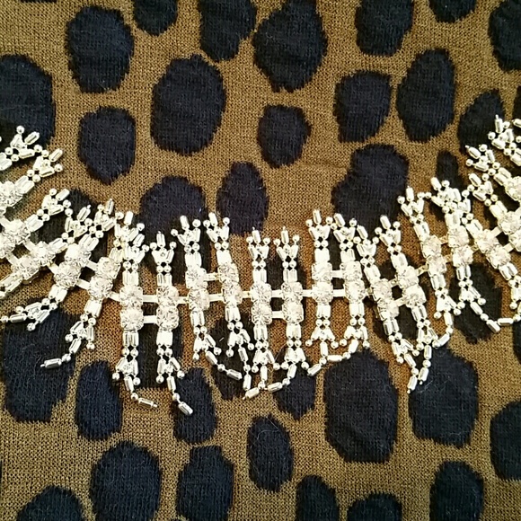 NWOT BCBG Gold Statement Necklace - Picture 2 of 3