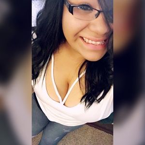 Meet your Posher, Yvette