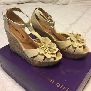 Madden Girl Wedge