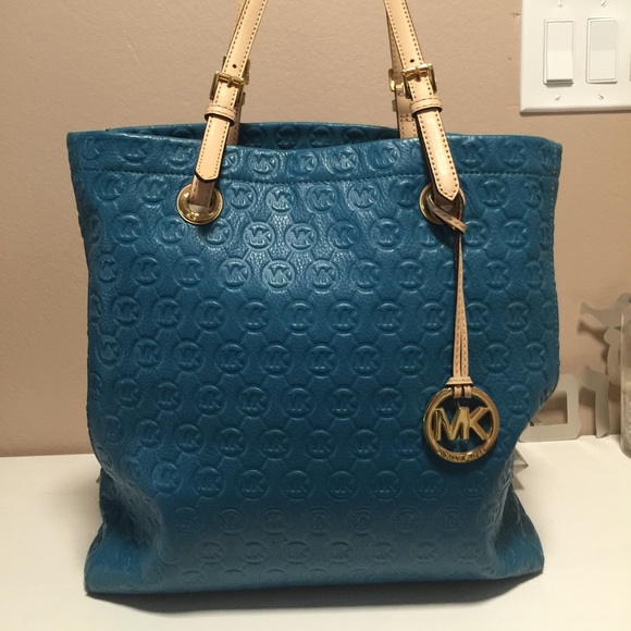 🎉SALE Like New Michael Kors Leather Monogram Tote