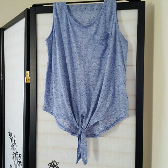 Sleeveless shirt