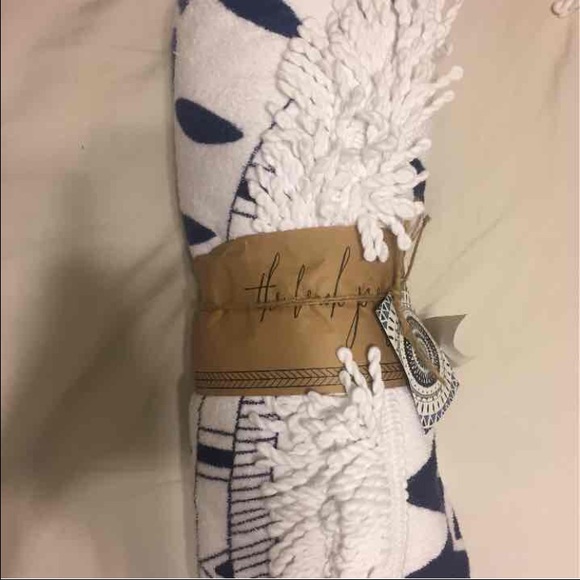 SOLD TheBeachPeople roundie beach towel - Picture 4 of 4