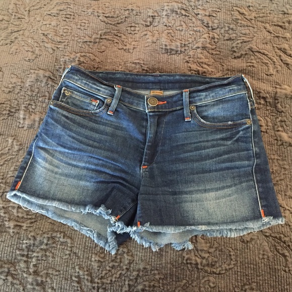 True religion jean shorts size 27!