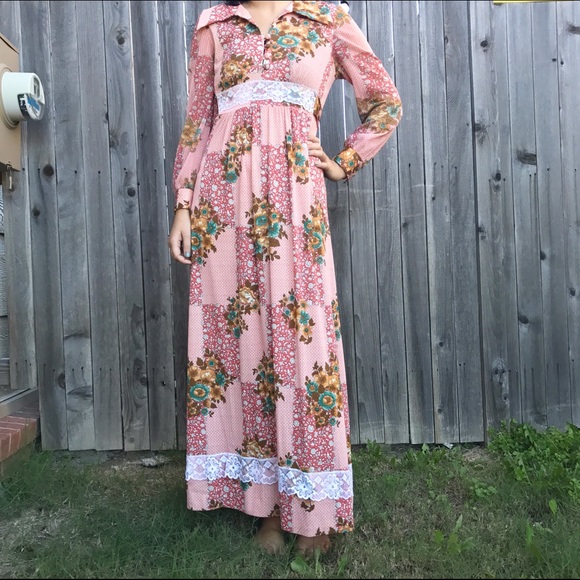 Vintage floral collared dress
