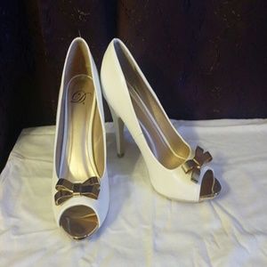 Heart in D adorable heels