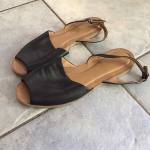 Chic Franco Sarto Black Leather Flats