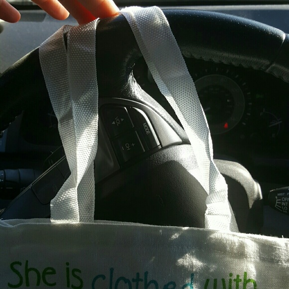 Small Bag - Picture 3 of 3