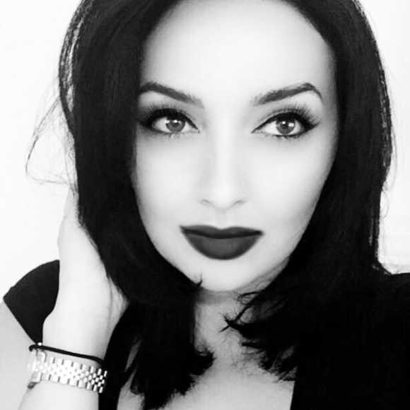 Meet your Posher, Luiza