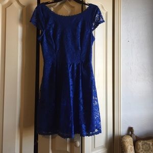 Cute blue dress with floral in the lace!