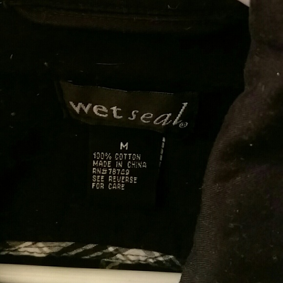 Top - Picture 2 of 2