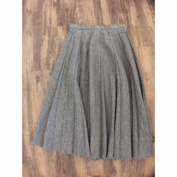 vintage pleated skirt
