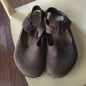Birkenstock t strap clogs size 41