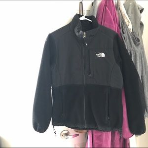 Women's black Northface jacket MEDIUM