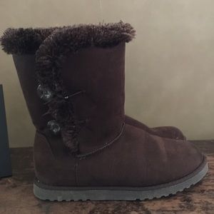 Brown suede half calve boots