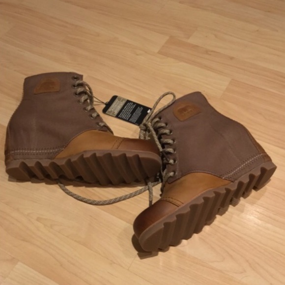 SOLD! 🎉HP🎉NIB Sorel Waterproof 1964 Wedge - Picture 3 of 3