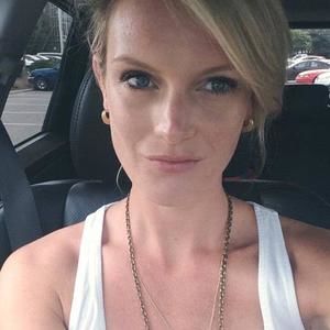 Meet your Posher, Lara