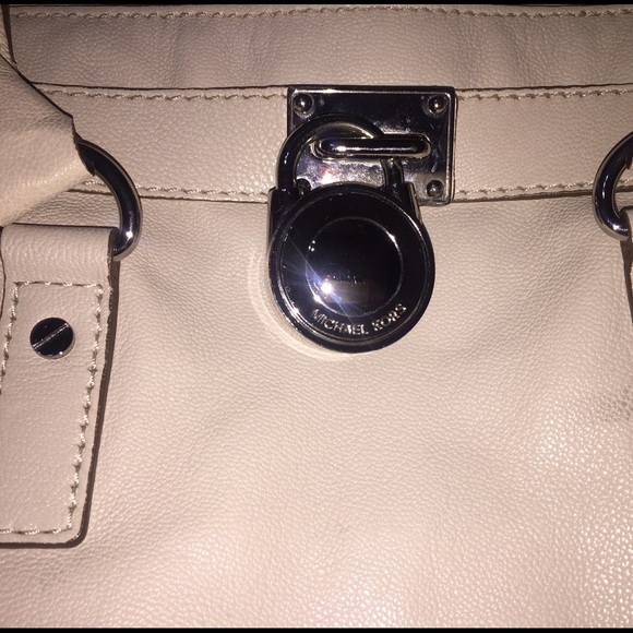 Michael Kors Beige Hamilton bag - Picture 4 of 4