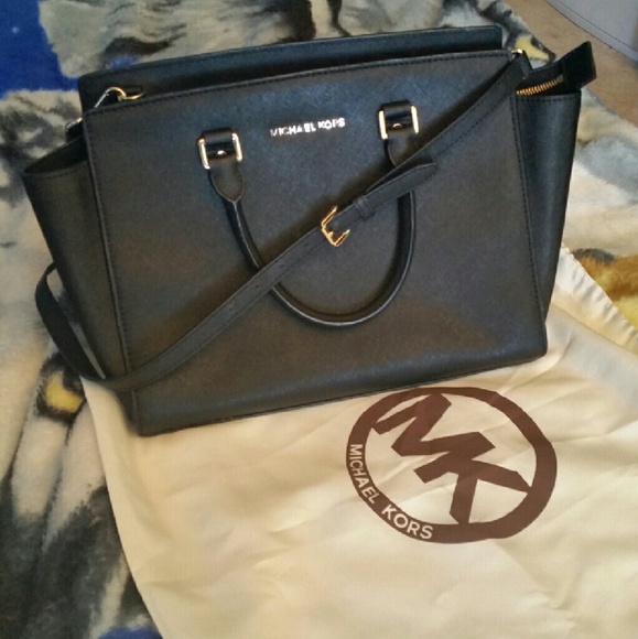 Michael kors selma bag purse