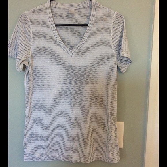 GapFit V Neck Breathe Spacedye Tee - small