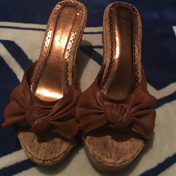 Wedge sandals