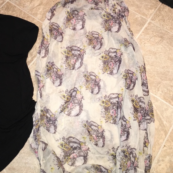 SCARF & TEE - Picture 3 of 4