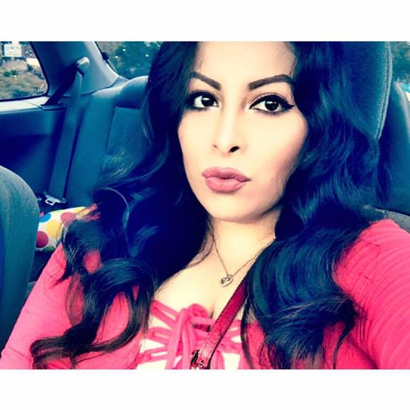 Meet your Posher, Tania