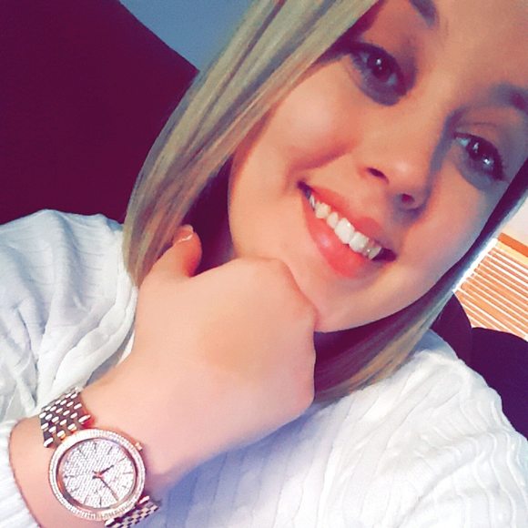 Meet your Posher, Cora